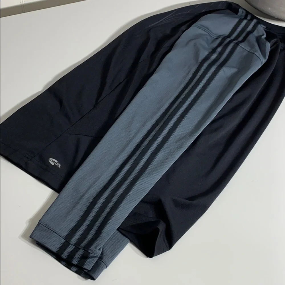 Adidas men’s long sleeve work out performance top shirt small
